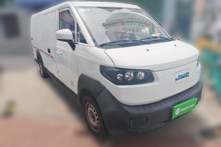 Used JMC E-Roadrunner 2023 E630 Van Base Model 41.86 kWh Front Right 45 Deg