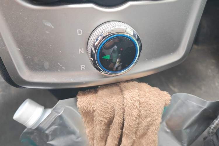 Used JMC E-Roadrunner 2023 E630 Van Base Model 41.86 kWh Gear Lever
