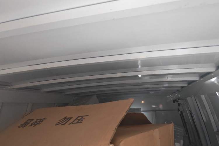 Used JMC E-Roadrunner 2023 E630 Van Base Model 41.86 kWh Headliner