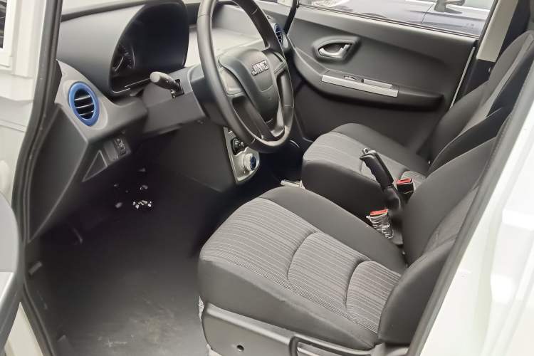 Used JMC E-Roadrunner 2023 E630 Van Deluxe Edition 41.86 kWh Left Front Seat