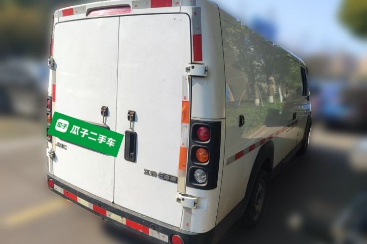 Used JMC E-Roadrunner 2023 E630 Van Base Model 41.86 kWh Rear Right 45 Deg