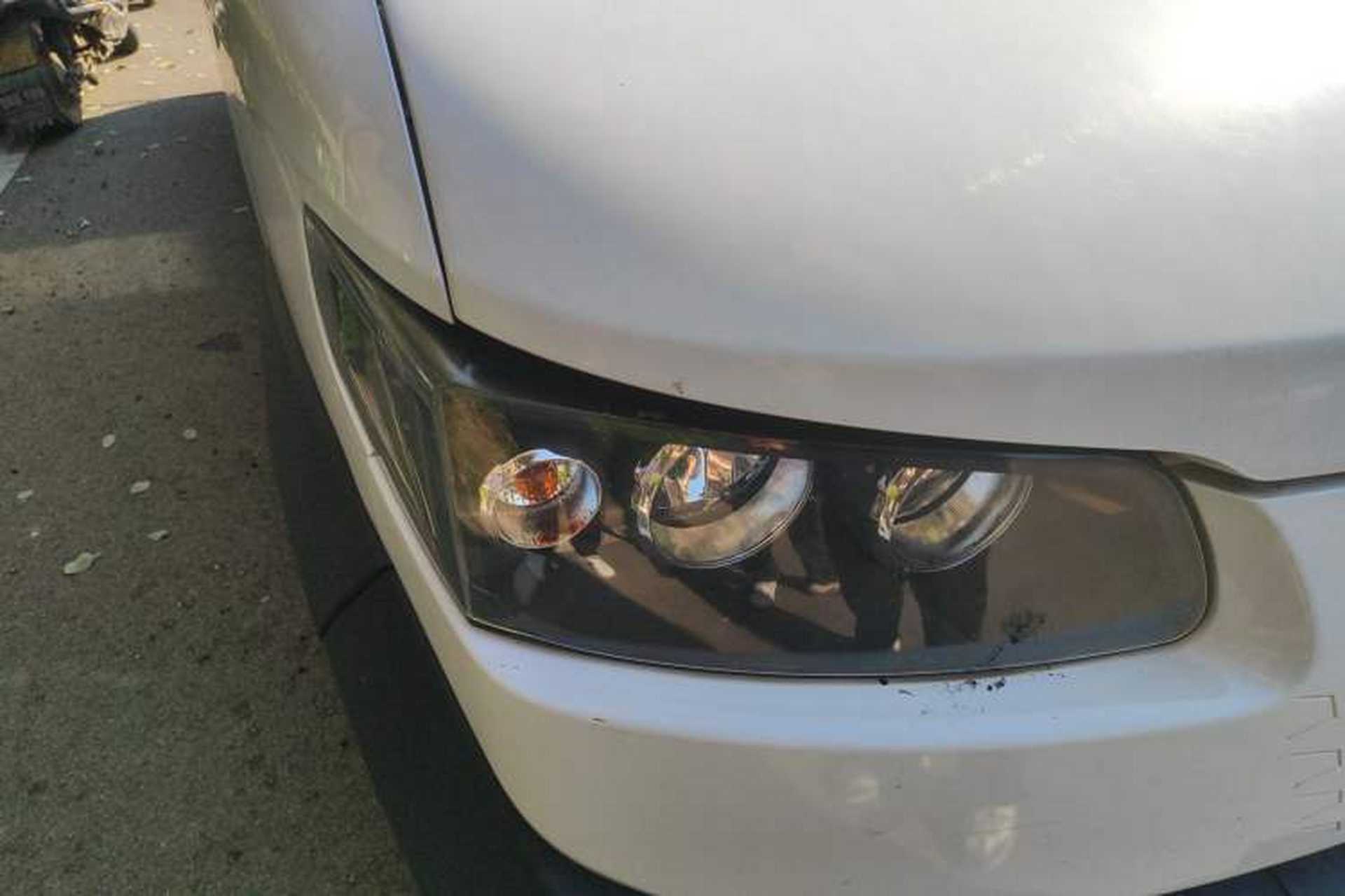 Used JMC E-Roadrunner 2023 E630 Van Base Model 41.86 kWh Right Front Headlight