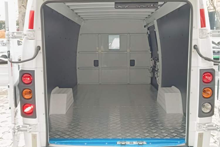 Used JMC E-Roadrunner 2023 E630 Van Deluxe Edition 41.86 kWh Trunk