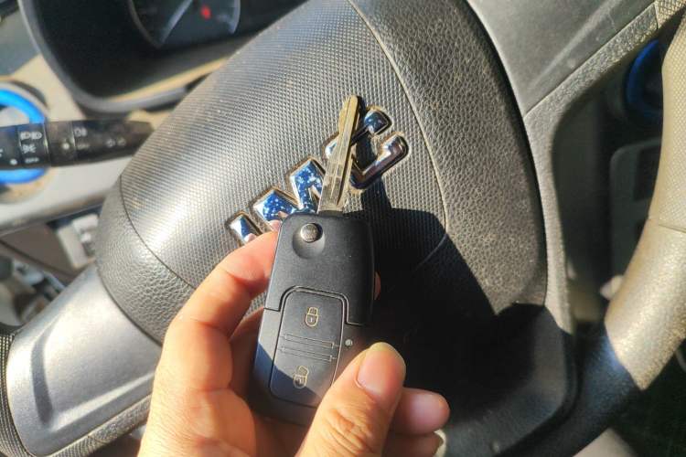 Used JMC E-Roadrunner 2023 E630 Van Base Model 41.86 kWh Vehicle Key