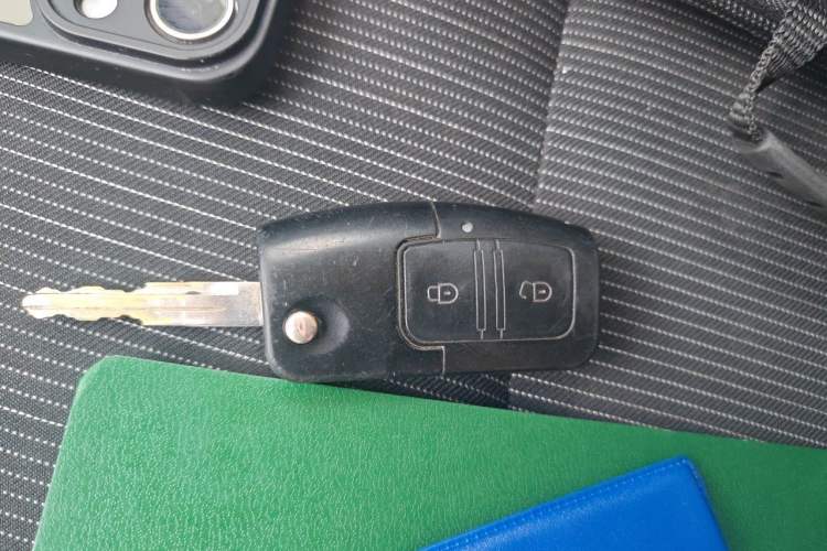 Used JMC E-Roadrunner 2023 E630 Van Base Model 41.86 kWh Vehicle Key