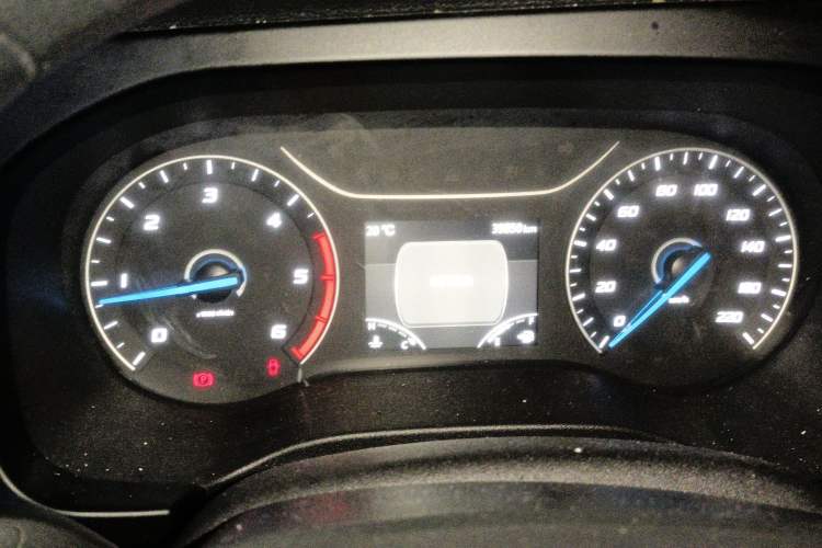 Used JMC Fushun 2023 2.0T Manual Short-Wheelbase Mid-Top Commercial Multi-Purpose 6-Seater Passenger Vehicle Instrument Cluster