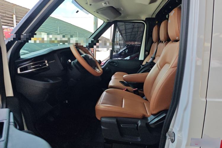 Used JMC Fushun 2022 2.0T Manual Van Short Wheelbase Mid-Height Roof 3-Seater Left Front Seat