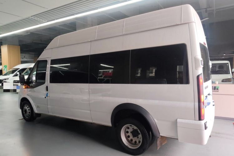 Used JMC Fushun 2023 2.0T Manual Diesel Long-Wheelbase High-Roof Business Van with Dual Rear Tires 6–9 Seats Left Side
