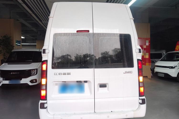 Used JMC Fushun 2023 2.0T Manual Diesel Long-Wheelbase High-Roof Business Van with Dual Rear Tires 6–9 Seats Rear