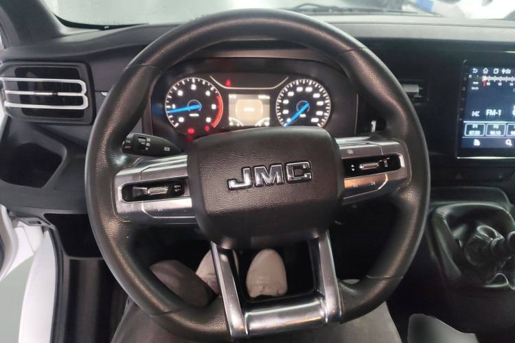 Used JMC Fushun 2023 2.0T Manual Diesel Long-Wheelbase High-Roof Business Van with Dual Rear Tires 6–9 Seats Steering Wheel