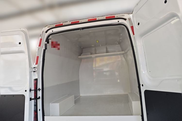 Used JMC Fushun 2022 2.0T Manual Van Short Wheelbase Mid-Height Roof 3-Seater Trunk
