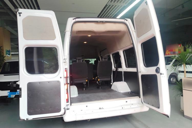 Used JMC Fushun 2023 2.0T Manual Diesel Long-Wheelbase High-Roof Business Van with Dual Rear Tires 6–9 Seats Trunk