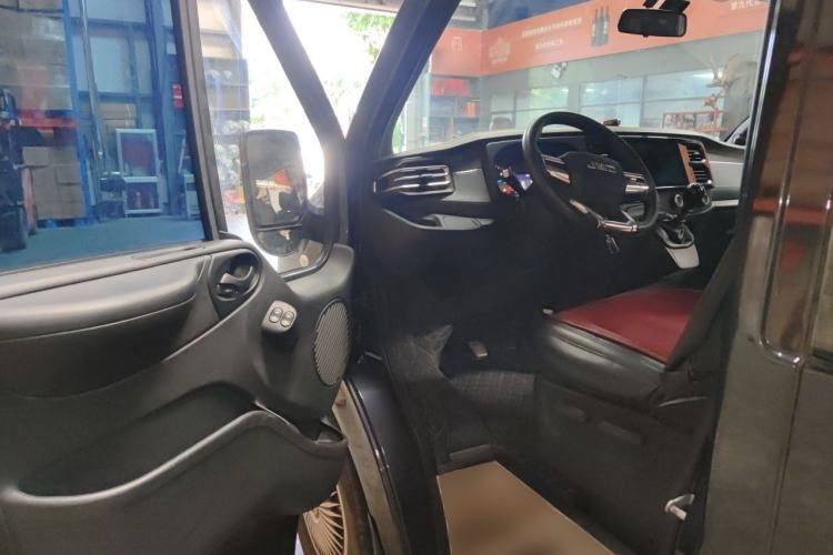 Used JMC Fushun 2022 2.0T Manual Multi-Function Passenger Vehicle Mid-Range High Roof 6-7 Seats Driver Seat