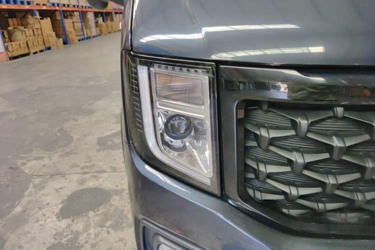 Used JMC Fushun 2022 2.0T Manual Multi-Function Passenger Vehicle Mid-Range High Roof 6-7 Seats Right Front Headlight