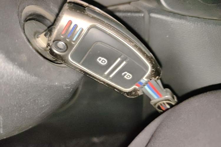 Used JMC Fushun 2022 2.0T Manual Multi-Function Passenger Vehicle Mid-Range High Roof 6-7 Seats Vehicle Key