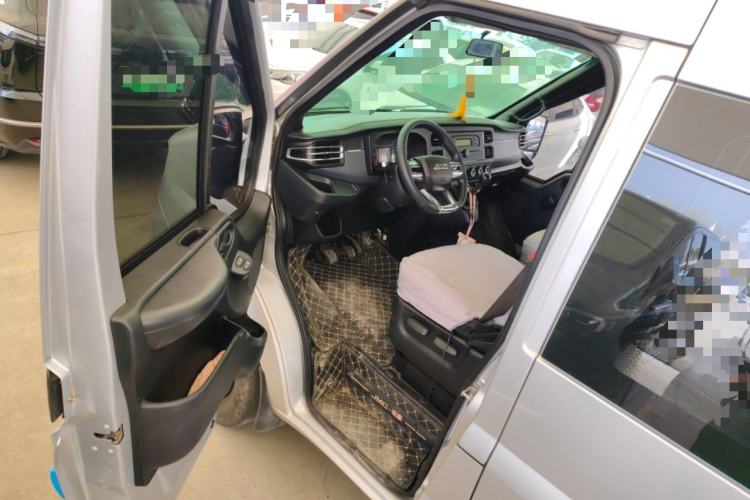 Used JMC Fushun 2022 2.0T Manual Multi-Function Passenger Vehicle Mid-Range High Roof 6-7 Seats Driver Seat
