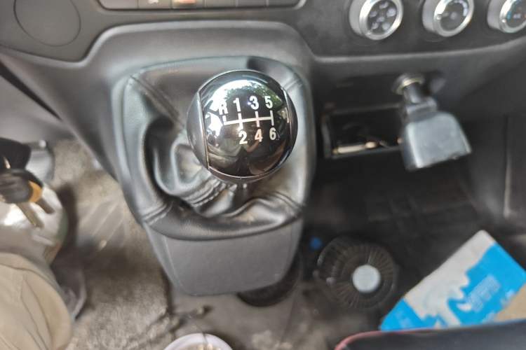 Used JMC Fushun 2022 2.0T Manual Multi-Function Passenger Vehicle Mid-Range High Roof 6-7 Seats Gear Lever