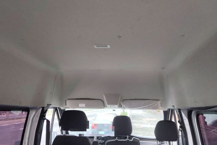Used JMC Fushun 2022 2.0T Manual Multi-Function Passenger Vehicle Short Wheelbase Mid-Height Roof 6-Seater Headliner