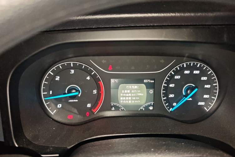 Used JMC Fushun 2022 2.0T Manual Multi-Function Passenger Vehicle Mid-Range High Roof 6-7 Seats Instrument Cluster