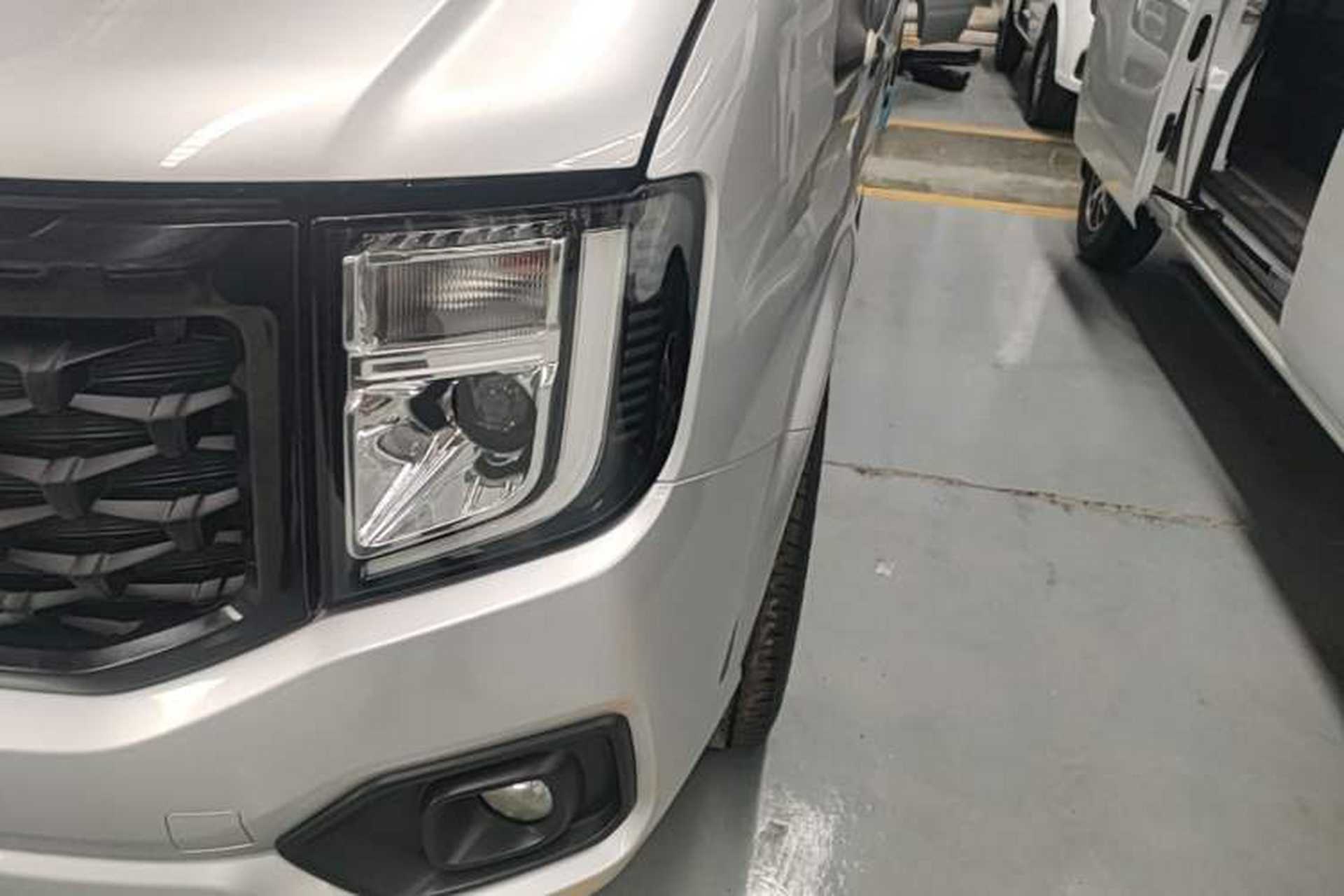 Used JMC Fushun 2022 2.0T Manual Multi-Function Passenger Vehicle Short Wheelbase Low Roof 6-Seater Left Front Headlight