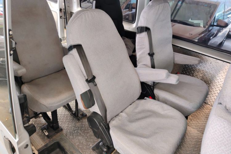 Used JMC Fushun 2022 2.0T Manual Multi-Function Passenger Vehicle Mid-Range High Roof 6-7 Seats Left Rear Seat