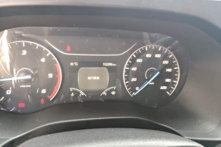 Used JMC Fushun 2022 2.0T Manual Multi-Function Passenger Vehicle Short Wheelbase Low Roof 6-Seater Odometer Close Up