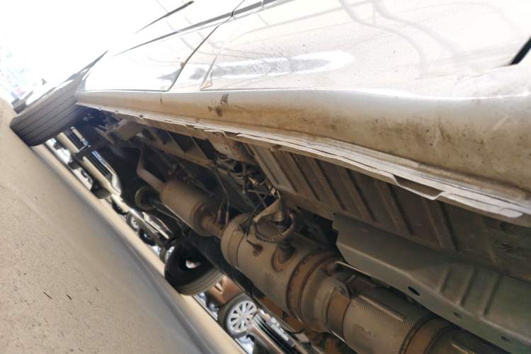 Used JMC Fushun 2022 2.0T Manual Multi-Function Passenger Vehicle Mid-Range High Roof 6-7 Seats Right Side Sill