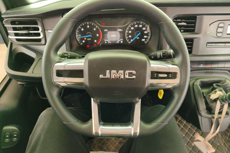 Used JMC Fushun 2022 2.0T Manual Multi-Function Passenger Vehicle Mid-Range High Roof 6-7 Seats Steering Wheel