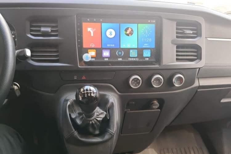 Used JMC Fushun 2022 2.0T Manual Multi-Function Passenger Vehicle Short Wheelbase Low Roof 6-Seater Audio And AC Panel