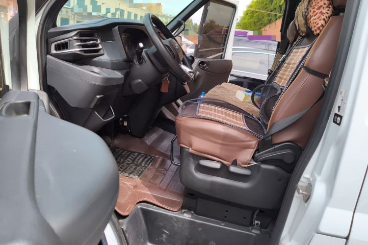 Used JMC Fushun 2022 2.0T Manual Multi-Function Passenger Vehicle Short Wheelbase Mid-Height Roof 6-Seater Driver Seat
