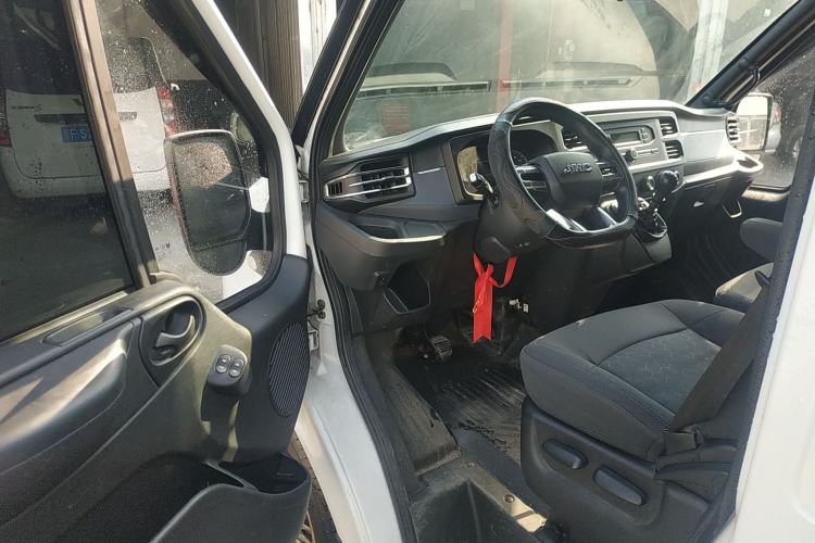 Used JMC Fushun 2022 2.0T Manual Multi-Function Passenger Vehicle Mid-Range High Roof 6-7 Seats Driver Seat
