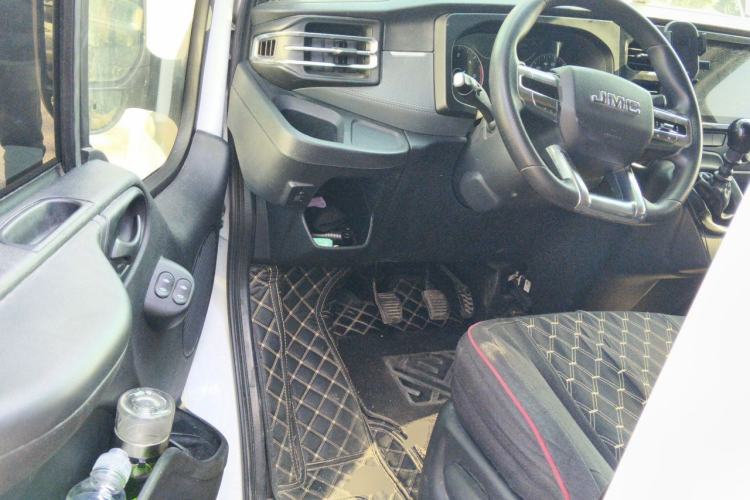 Used JMC Fushun 2022 2.0T Manual Multi-Function Passenger Vehicle Short Wheelbase Mid-Height Roof 6-Seater Driver Seat