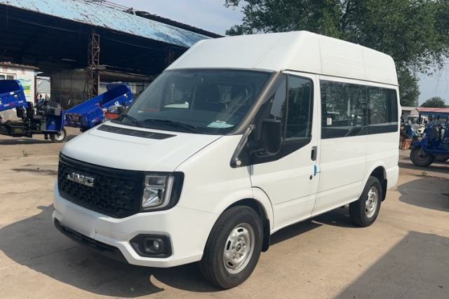 Used JMC Fushun 2022 2.0T Manual Multi-Function Passenger Vehicle Short Wheelbase Mid-Height Roof 6-Seater