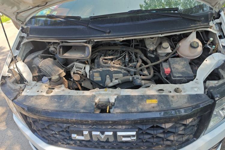 Used JMC Fushun 2022 2.0T Manual Van Long Wheelbase High Roof 3-Seater Engine Bay