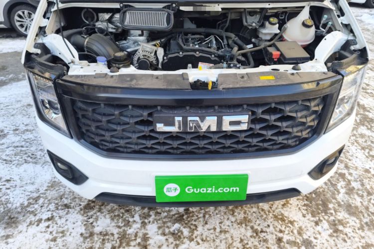 Used JMC Fushun 2022 2.0T Manual Multi-Function Passenger Vehicle Mid-Range High Roof 6-7 Seats Engine Bay