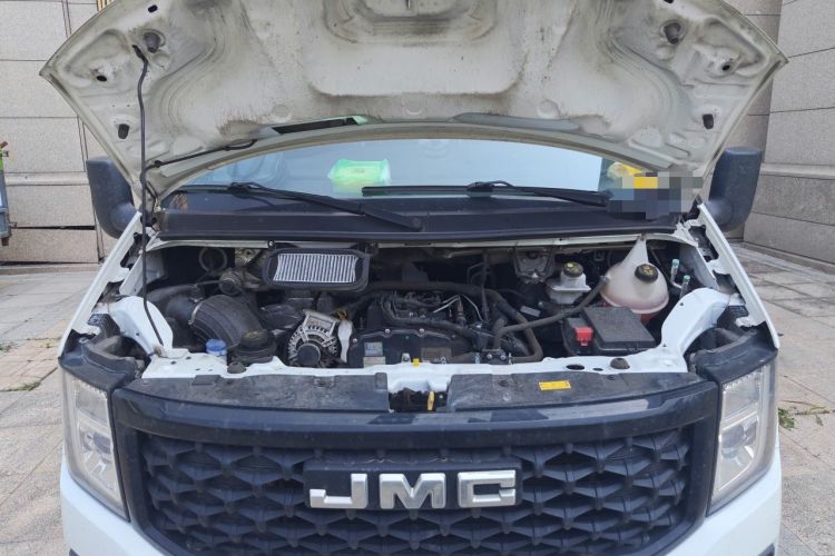 Used JMC Fushun 2022 2.0T Manual Multi-Function Passenger Vehicle Mid-Range High Roof 6-7 Seats Engine Bay