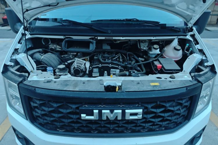 Used JMC Fushun 2022 2.0T Manual Multi-Function Passenger Vehicle Mid-Range High Roof 6-7 Seats Engine Bay