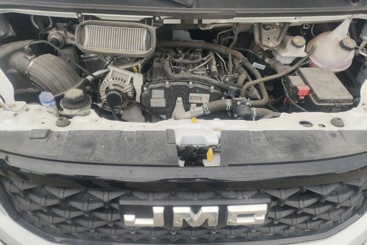 Used JMC Fushun 2022 2.0T Manual Multi-Function Passenger Vehicle Mid-Range High Roof 6-7 Seats Engine Bay
