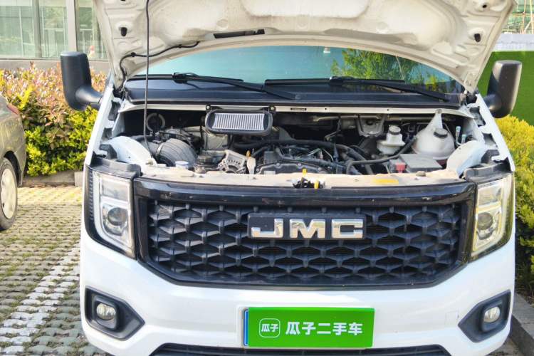 Used JMC Fushun 2022 2.0T Manual Multi-Function Passenger Vehicle Short Wheelbase Mid-Height Roof 6-Seater Engine Bay Right