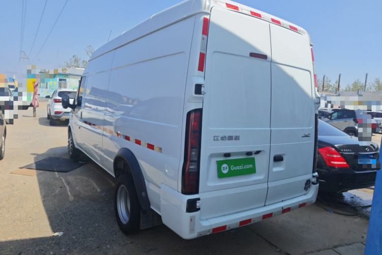 Used JMC Fushun 2022 2.0T Manual Van with Long Wheelbase Mid-Height Roof and 3 Seats Exterior 2