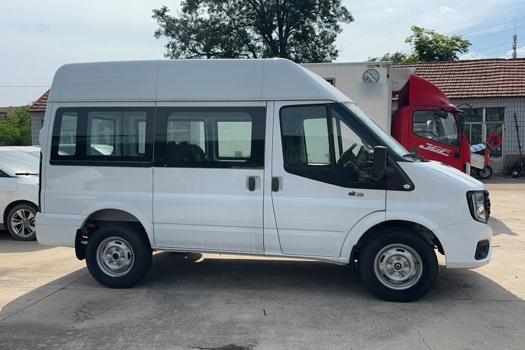 Used JMC Fushun 2022 2.0T Manual Multi-Function Passenger Vehicle Short Wheelbase Mid-Height Roof 6-Seater Exterior 2