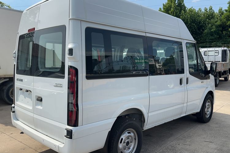 Used JMC Fushun 2022 2.0T Manual Multi-Function Passenger Vehicle Short Wheelbase Mid-Height Roof 6-Seater Exterior 3