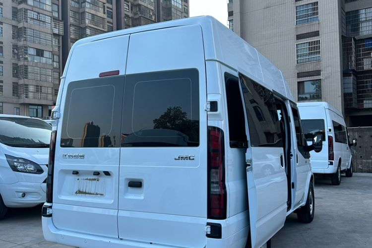 Used JMC Fushun 2022 2.0T Manual Multi-Function Passenger Vehicle Short Wheelbase Mid-Height Roof 6-Seater Exterior 4