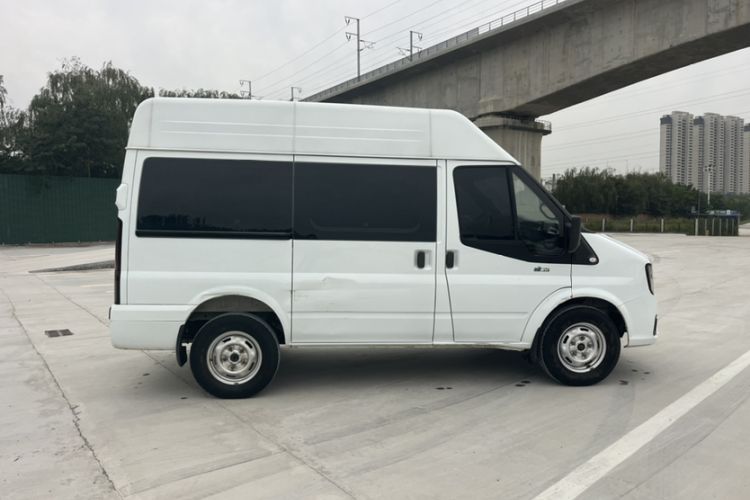 Used JMC Fushun 2022 2.0T Manual Multi-Function Passenger Vehicle Short Wheelbase Mid-Height Roof 6-Seater Exterior 4