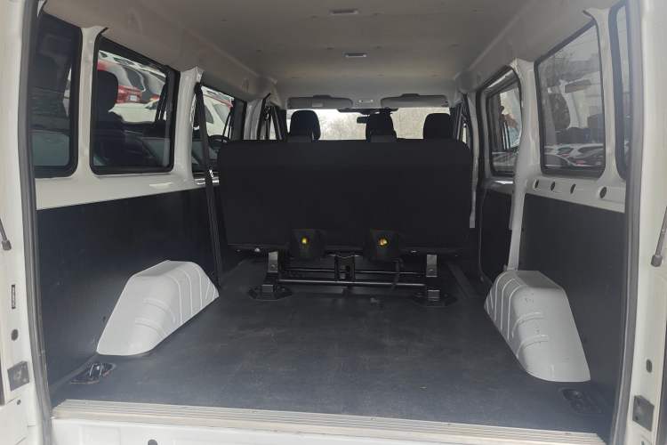 Used JMC Fushun 2022 2.0T Manual Multi-Function Passenger Vehicle Short Wheelbase Low Roof 6-Seater Exterior 5