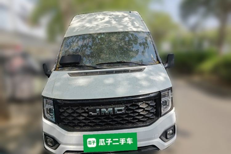 Used JMC Fushun 2022 2.0T Manual Van Long Wheelbase High Roof 3-Seater Front