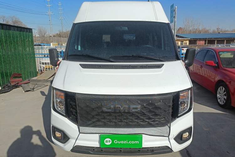Used JMC Fushun 2022 2.0T Manual Multi-Function Passenger Vehicle Short Wheelbase Mid-Height Roof 6-Seater Front
