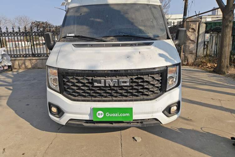 Used JMC Fushun 2022 2.0T Manual Van Short Wheelbase Mid-Height Roof 3-Seater Front
