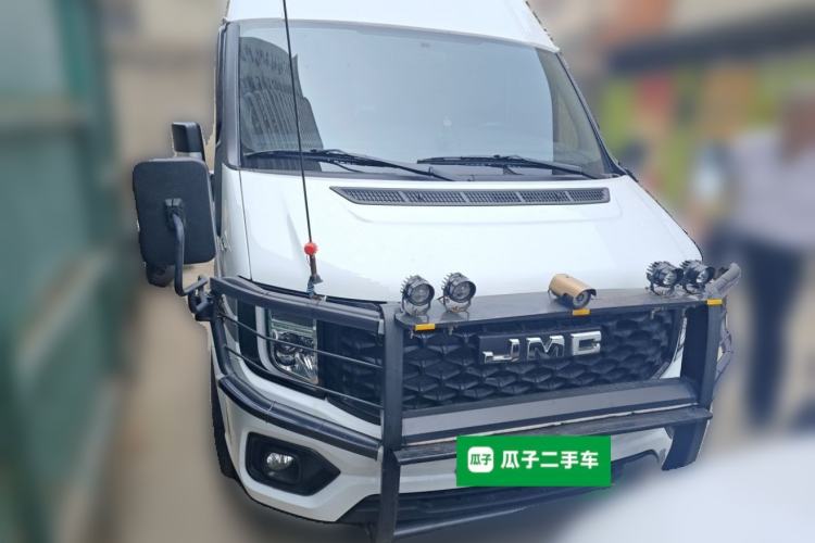 Used JMC Fushun 2022 2.0T Manual Multi-Function Passenger Vehicle Short Wheelbase Mid-Height Roof 6-Seater Front