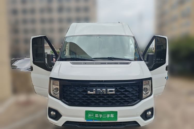 Used JMC Fushun 2022 2.0T Manual Multi-Function Passenger Vehicle Short Wheelbase Mid-Height Roof 6-Seater Front